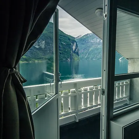 Grande Fjord Отель Гейрангер